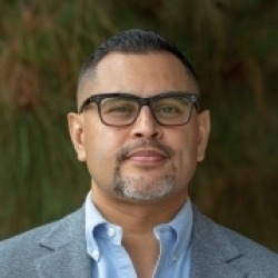 Efren Perez